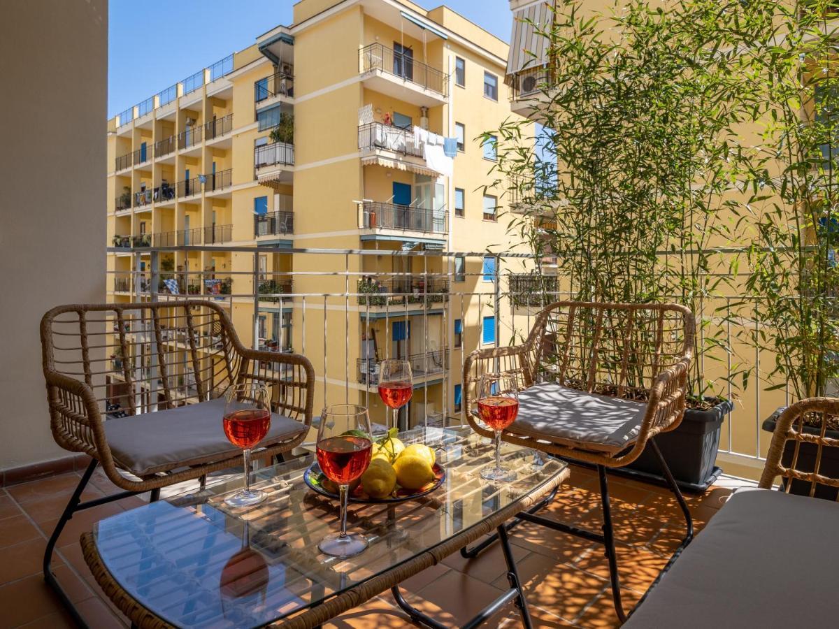 Surya House - Elegant Apartment In Sorrento Buitenkant foto