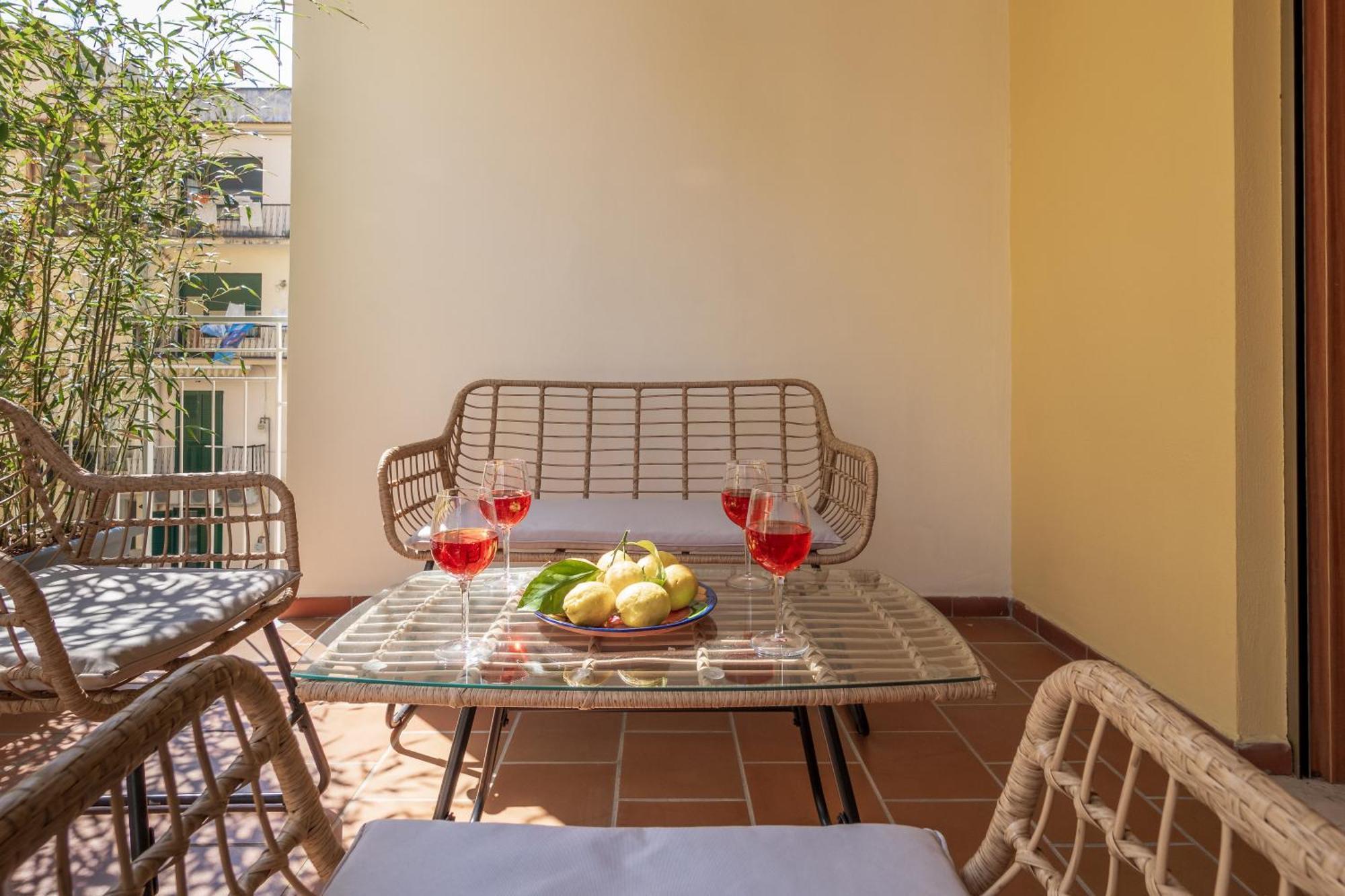 Surya House - Elegant Apartment In Sorrento Buitenkant foto